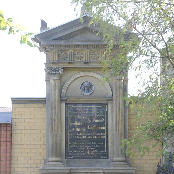 Familiengrabstätte Hoffmann, Friedhof Schönefeld